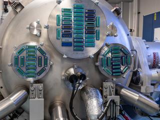 Thermal vacumm chamber: testing in  space environment conditions