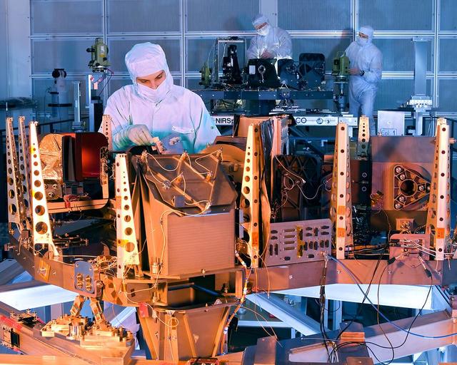 James Webb Telescope NiRSpec instrument James Webb Telescope NiRSpec instrument