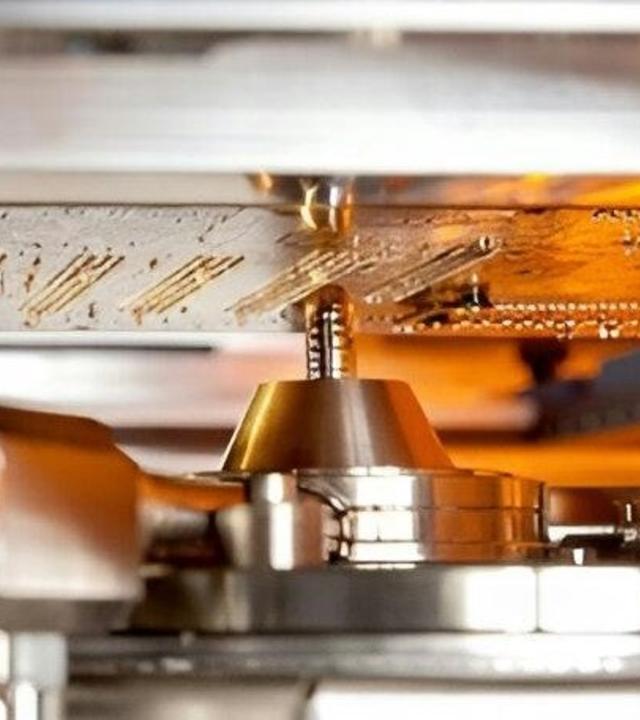 Selective sodering: space electronics manufacturing