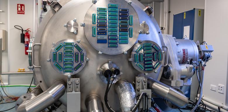 Thermal vacumm chamber: testing in  space environment conditions